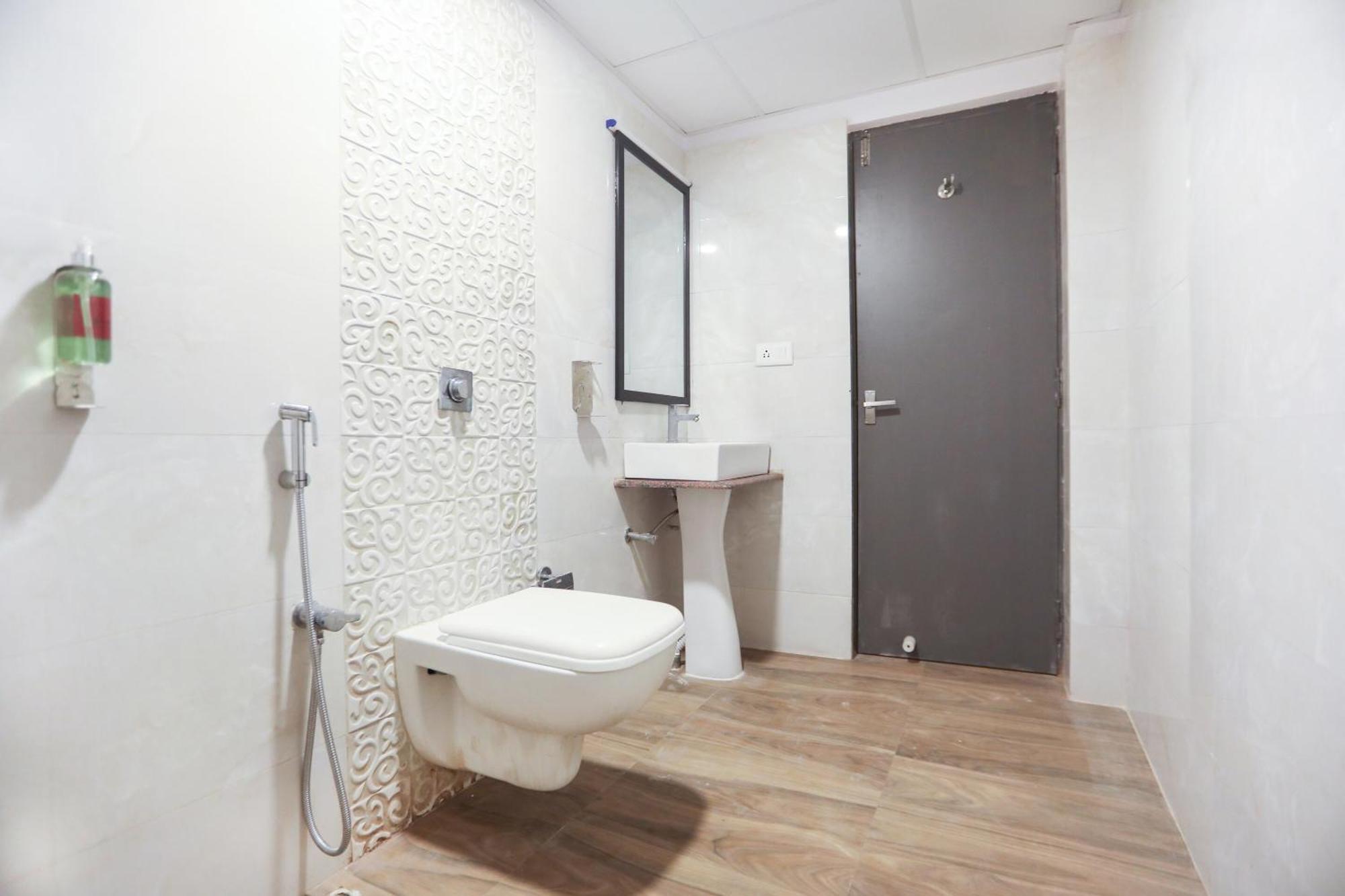 Super Townhouse Suncitel Near Kolkata Airport Hotel Dum Dum Exterior photo